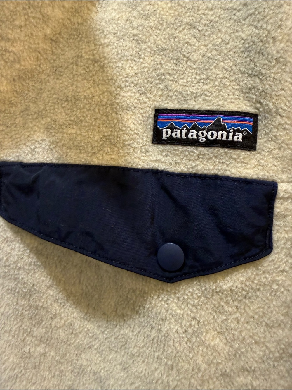 Patagonia Men’s Cream Fleece Zip-Up with Navy Trim - Picture 3 of 4
